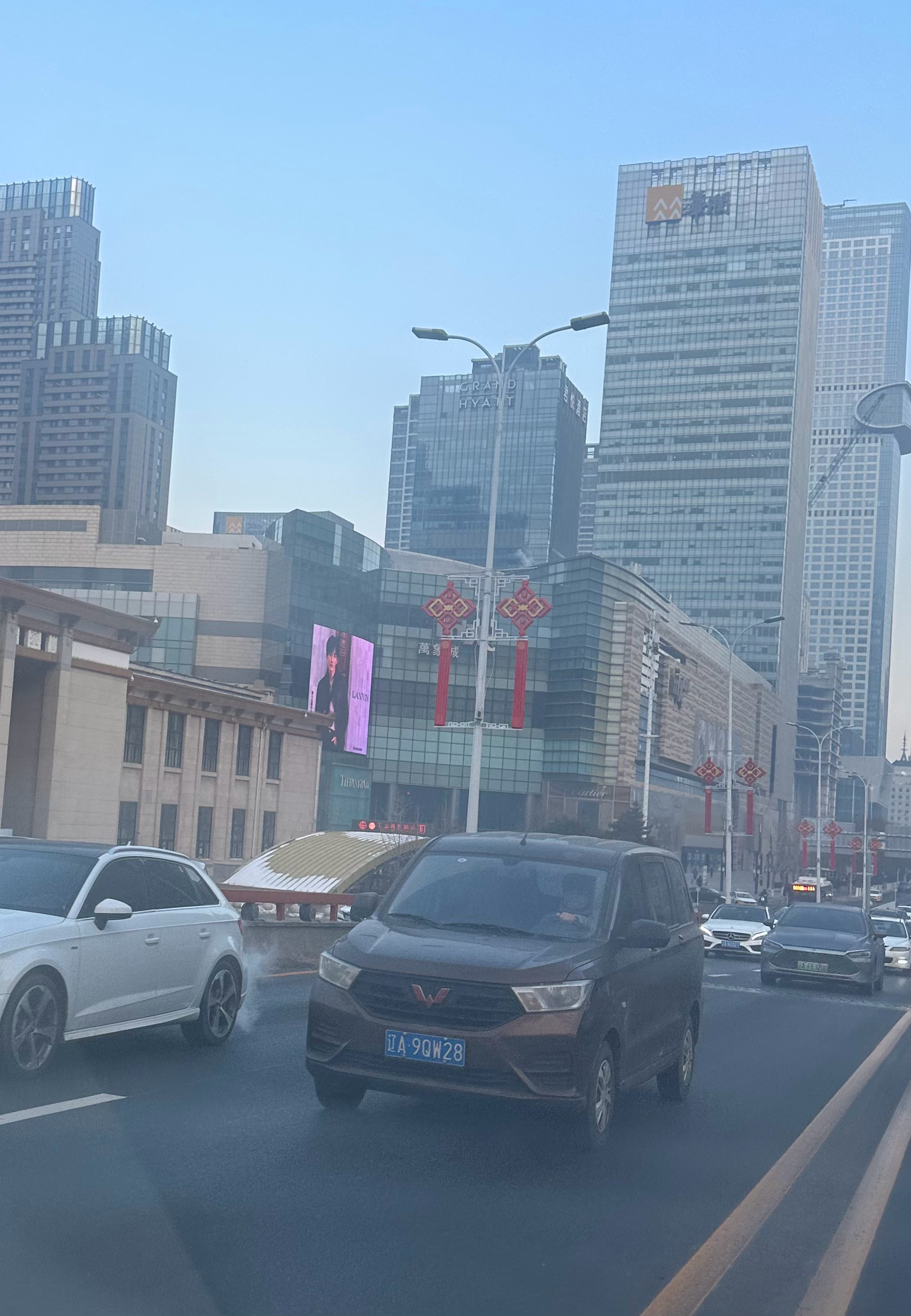 正开车中看到我哥，慌乱之下抢到一帧[允悲] ​​​