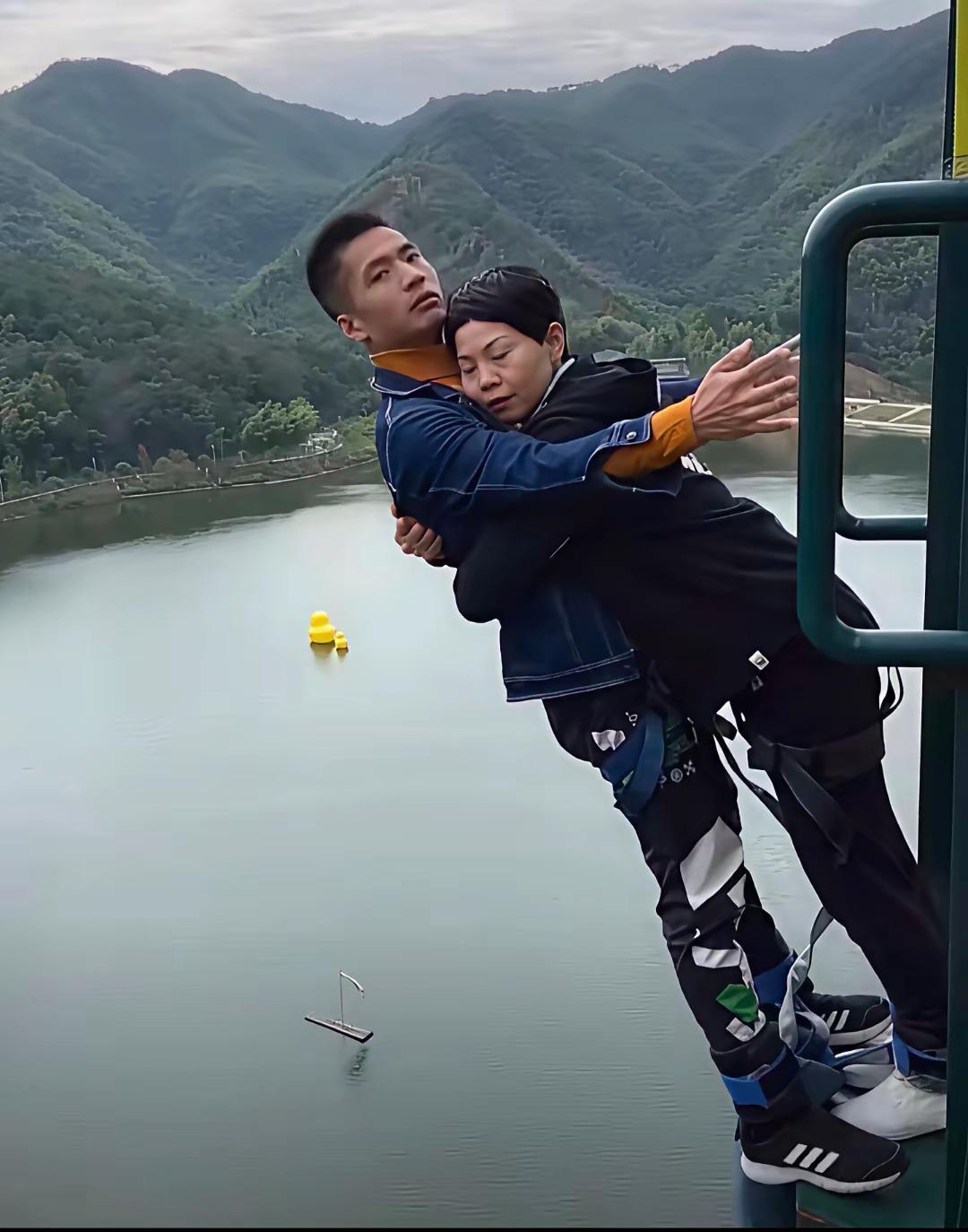 年轻人赚个钱真的不容易啊！