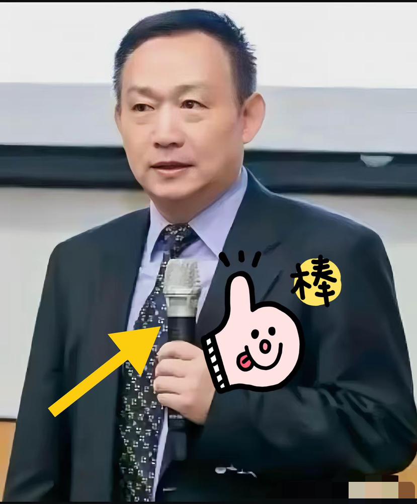 真是荒谬到家了！
​两万万两白银的惊天窟窿，竟然妄图雇几个水军来填。
​
圈内人