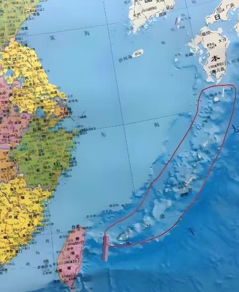 琉球人从来都不承认自己是日本人，实际上，日本对琉球群岛也没主权。高市早苗整天哔哔