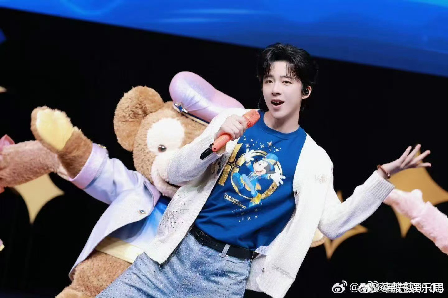 刘宇宁一脸懵和问号好配 笑不活了！主持人提问时，刘宇宁那一脸懵的样子太逗了，后面