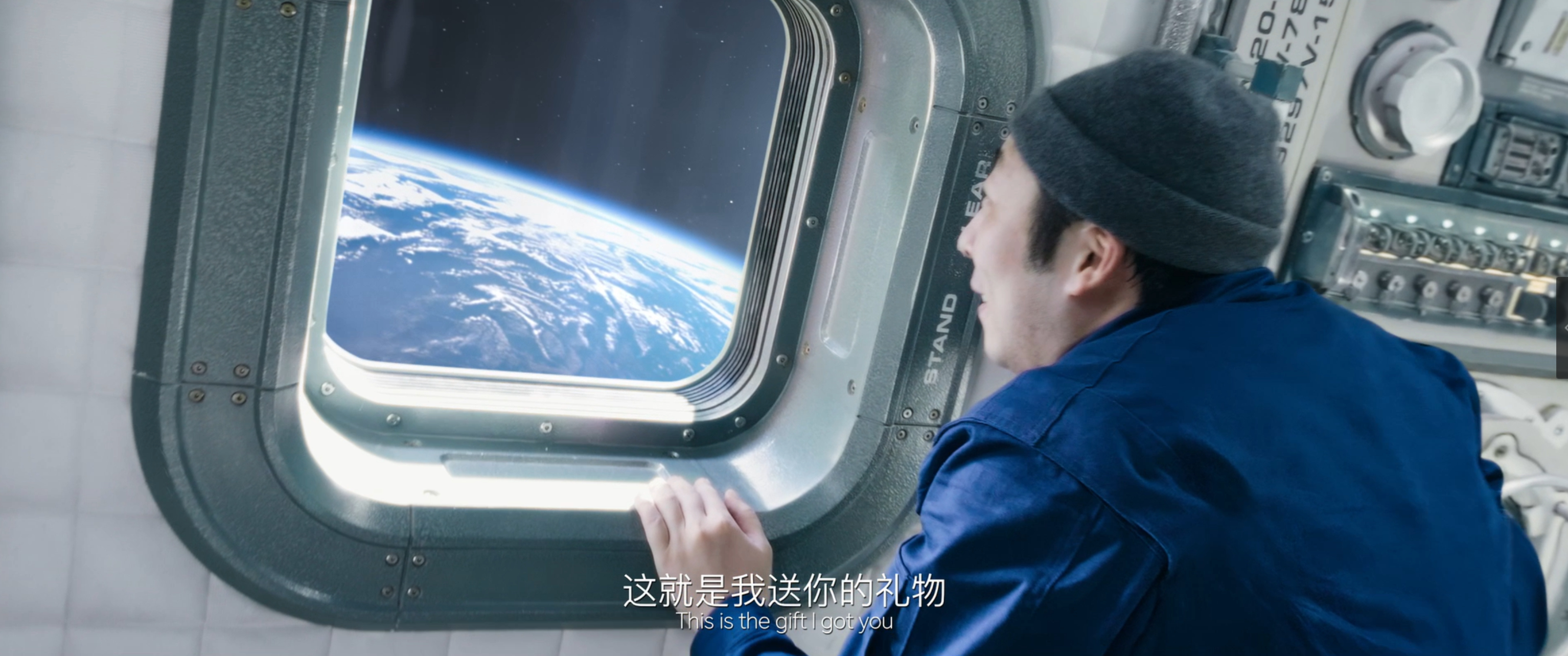荣耀RobotPhone一镜到底大片封神了看完了由荣耀Robot Phone拍摄
