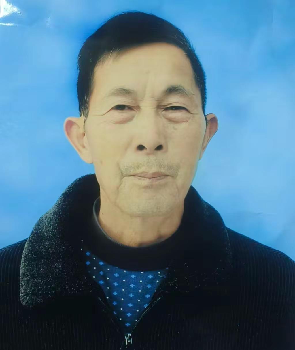 朋友的爸爸昨晚八点左右出走家人们看见这位老人家的有劳告知一下