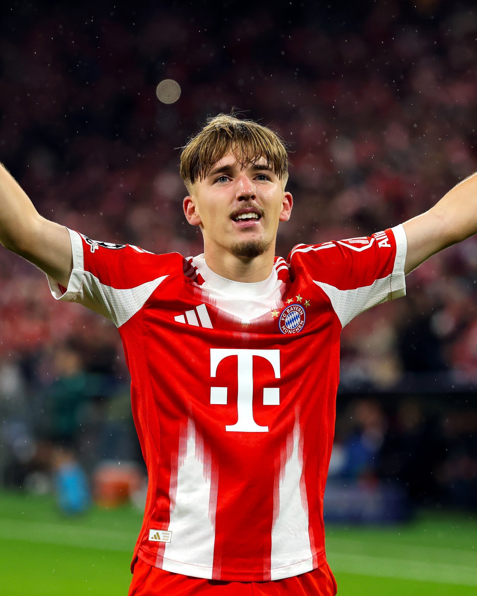 把你比作梅西？🎙卡尔（拜仁慕尼黑17岁新星）：“其他人也说过，但我无法将自己与