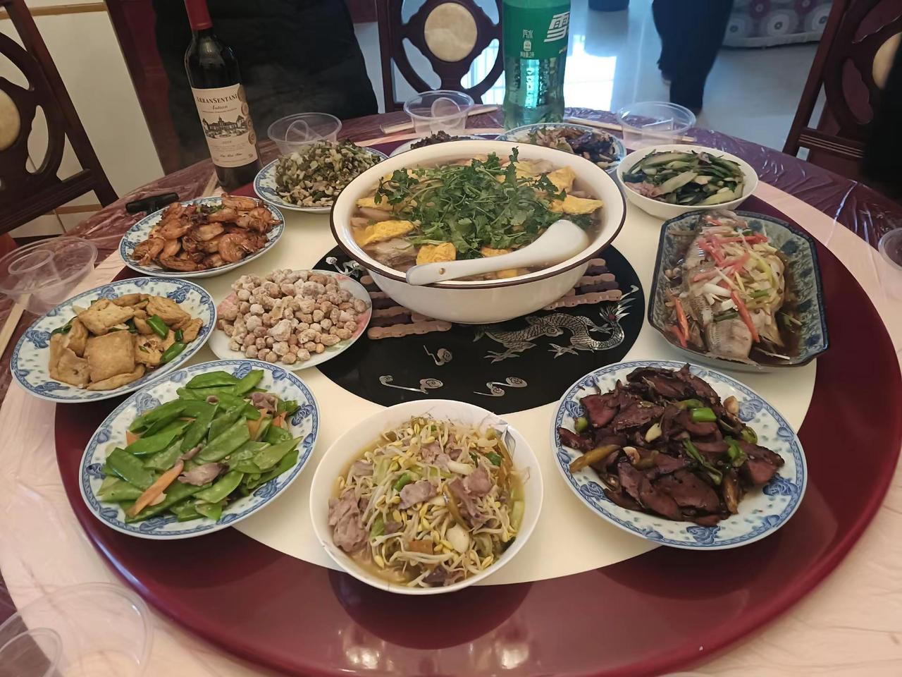 给大家拜年了！祝大家新年快乐，身体健康！