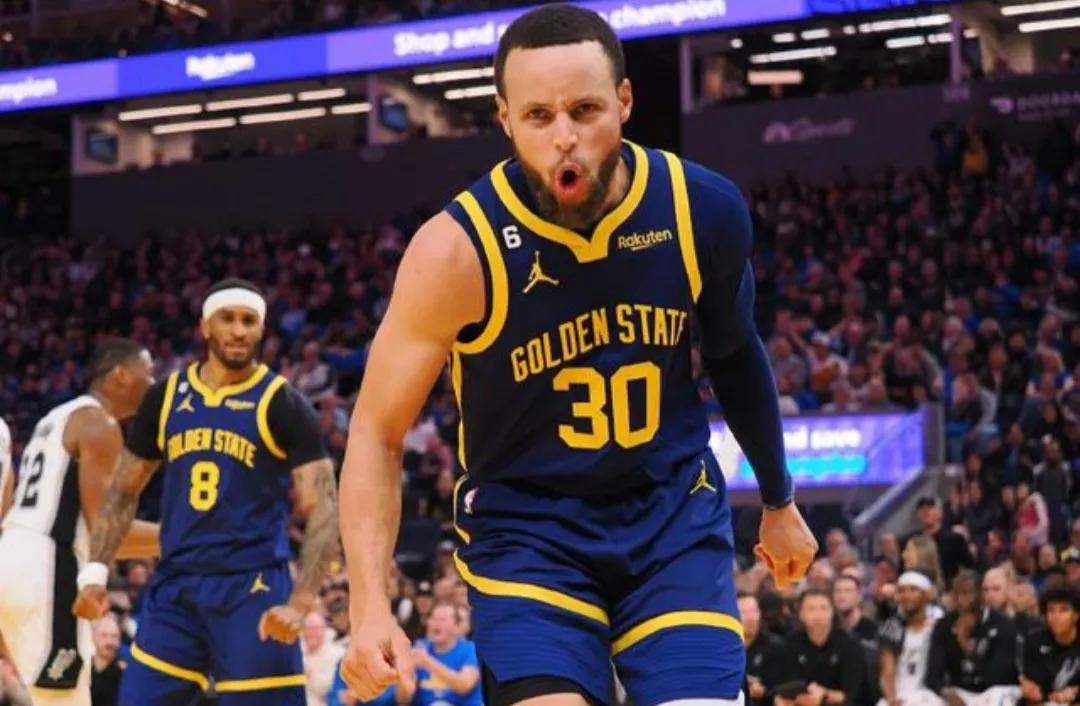 NBA今日最佳阵容——萌神翻天
竞技体育，胜者为王，今日英雄，萌神翻天！
控卫：