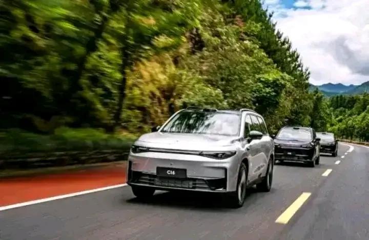 外媒称中国车企的路已经走偏了：
中国车——不研究发动机器
中国车——不研究变速器