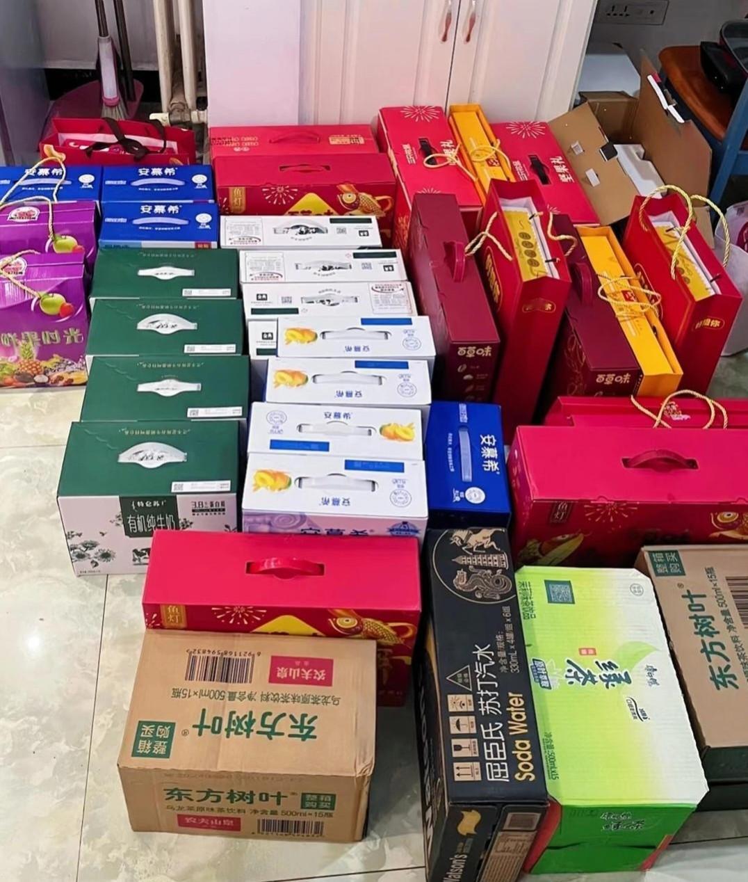 走亲戚累得不想说话，

可不走又怕断了联系，

今年到底该咋办？

今年春节，我