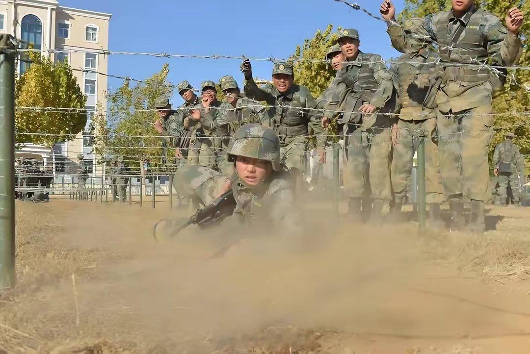 军营里那一抹绿[超话]  退伍后！战友之间的关系发生了什么变化人生最美是军旅，军