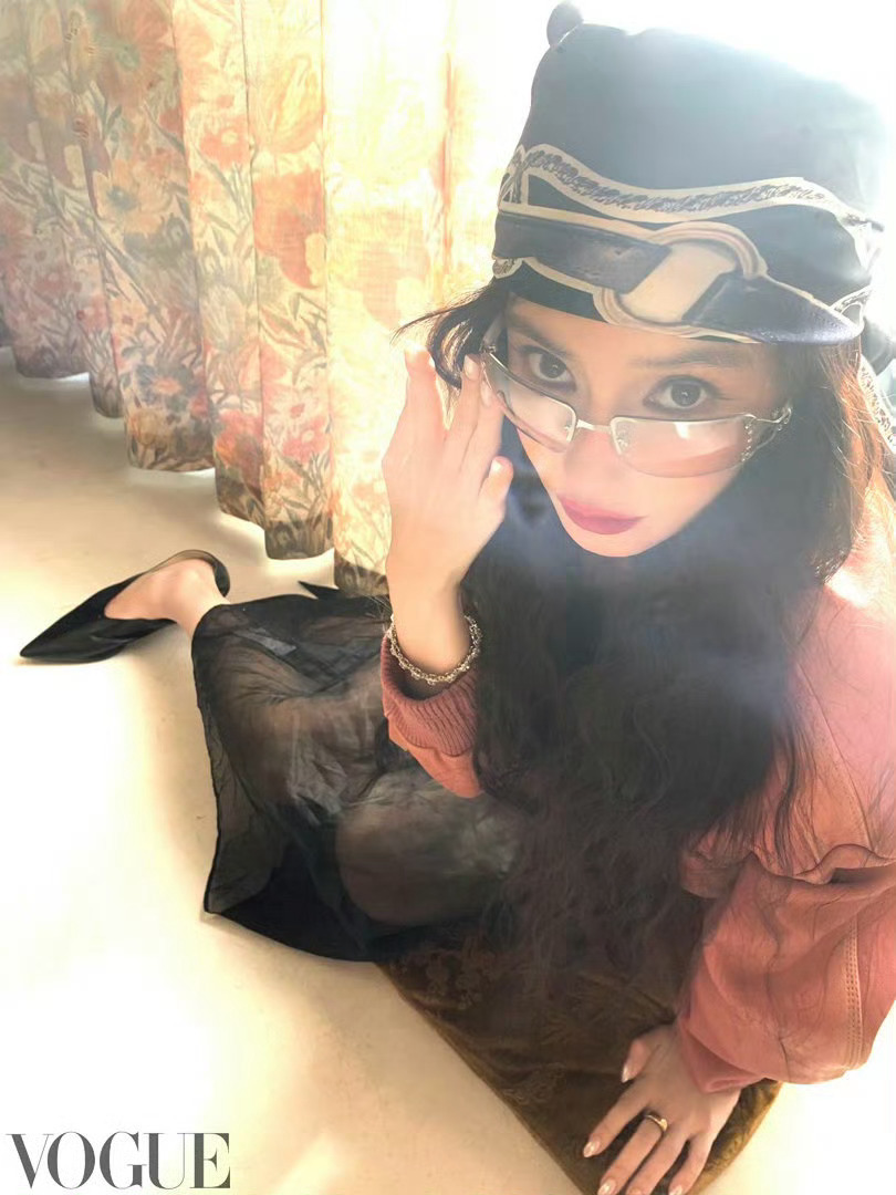 Angelababy Vogue 第二弹时尚可塑性好强 百变造型都能hold住V