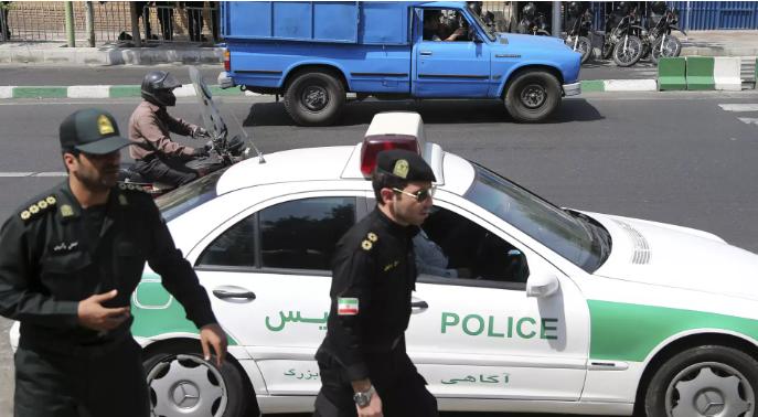 72小时内，伊朗全国沉痛哀悼；特朗普发表战争讲话，报复史无前例
伊朗已经乱起来了