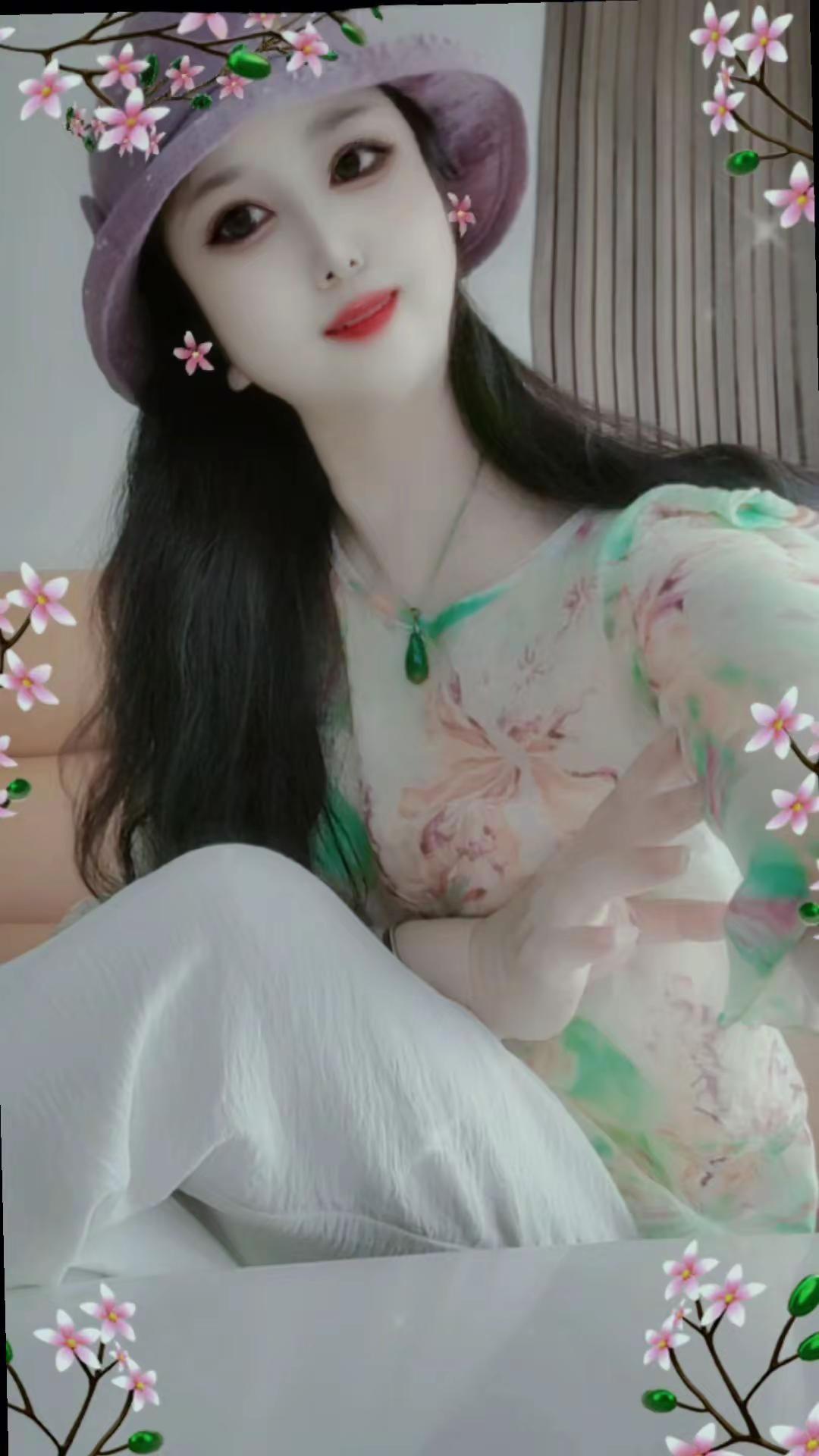 做个洒脱的女人！往事随风，爱恨随意！！！不攀不比！安静做自已！问心无愧就行！！