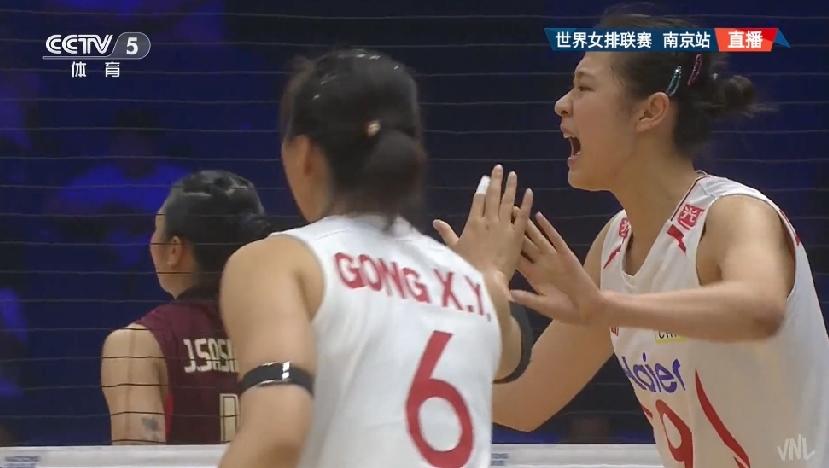 中国女排老中青最强阵容大出击，3：2泰国，中国队南京站获首胜。
南京站前二轮排名