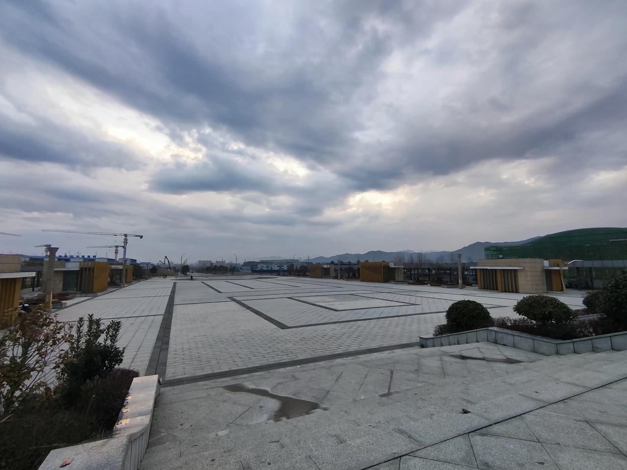 #中国月入一万的人群有多少?# 月入1万的人群应该占全国的百分之前十以上了吧。