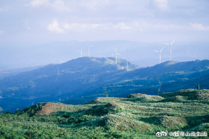 昆明周边游华宁第一峰，玉溪抚仙湖畔磨豆山，海拔2663米，风景绝妙！ 小杜子Ja