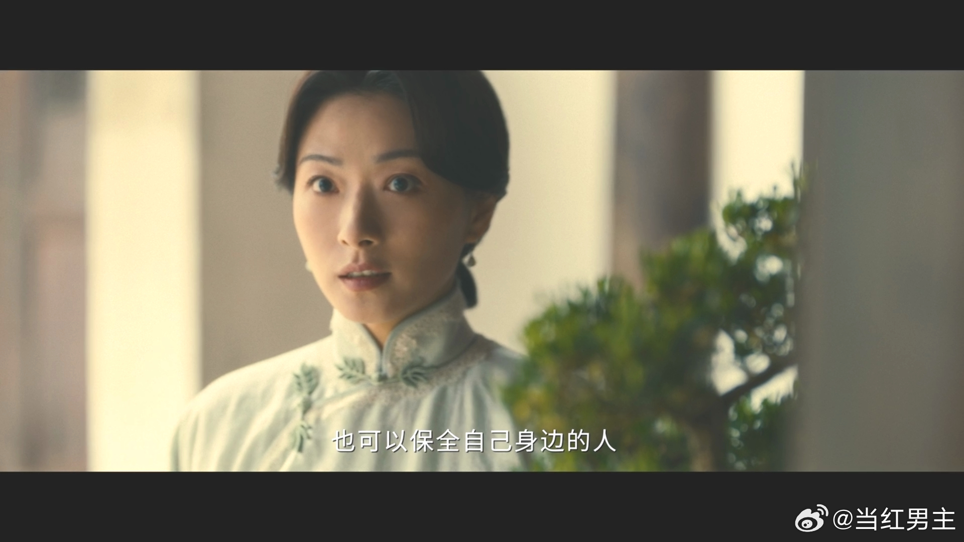 王阳万茜0台词对手戏在《八千里路云和月》里，王阳和万茜这段全程无台词的对手戏太绝