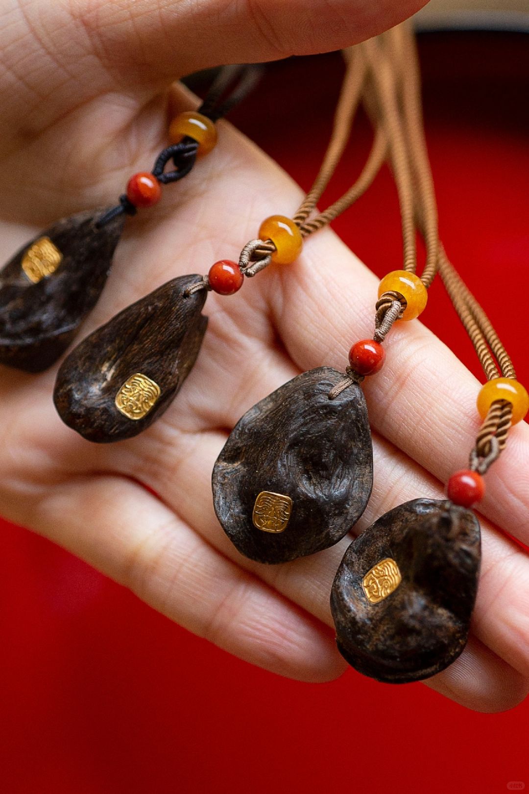 文玩男女生都在戴的招💰💰挂件 沉香扎基拉