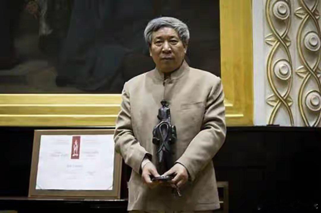 拔出萝卜带出泥，蒋方舟的导师阎连科再度被舆论拷问“天才写作少女”蒋方舟被举报论文
