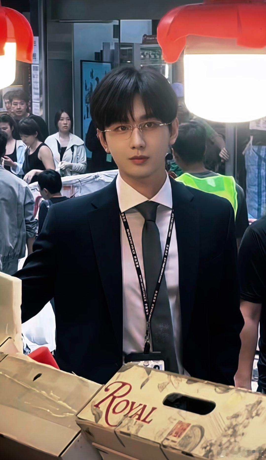 成毅狩谎cy成毅林彦廷人生不过几十年，我们无法设定长度，那就尽力拓展宽度，提升高