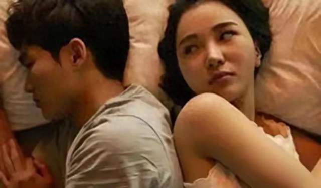 “新型出轨方式”正悄然流行，不约会不开房，却比肉体背叛更诛心