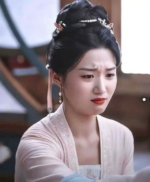有观众说卢昱晓不适合演女主，更适合扮演《唐伯虎点秋香》里的石榴姐那种搞笑女配类型