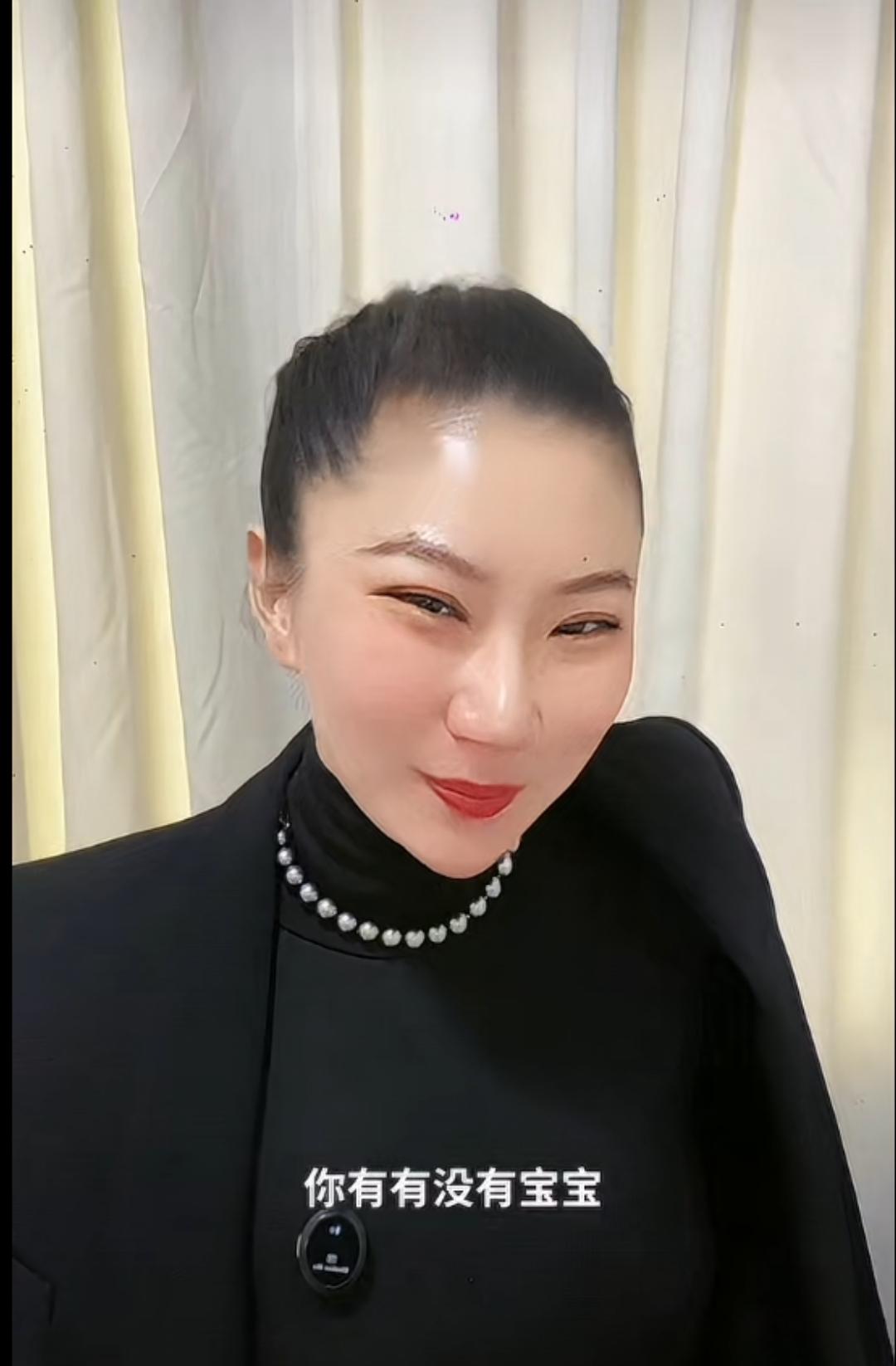 谢贤前女友说自己在最好的年华没有生孩子

Coco被问有没有孩子，她回答说，她想