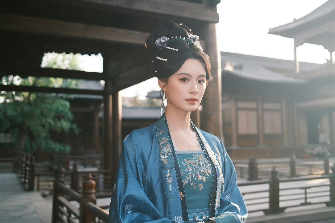 毛林林没办法拒绝张凌赫田曦薇毛林林真的把古装母亲角色演活了，妥妥业内公认的权威毛