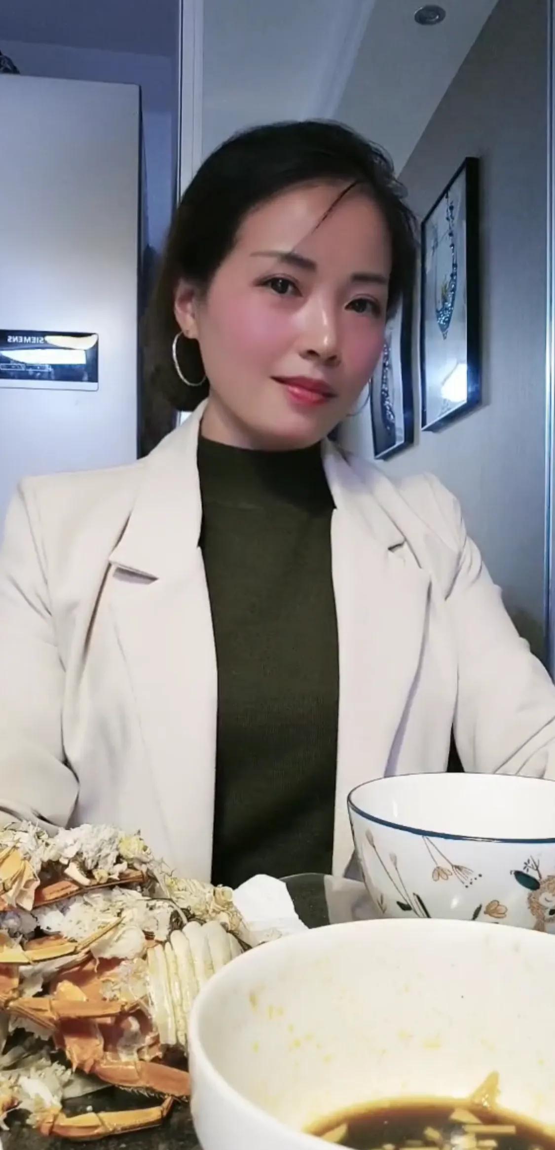 不谈从前，不说如果，希望以后，越来越好。
我是@香茗还未凉 记录生活点滴，谢谢有