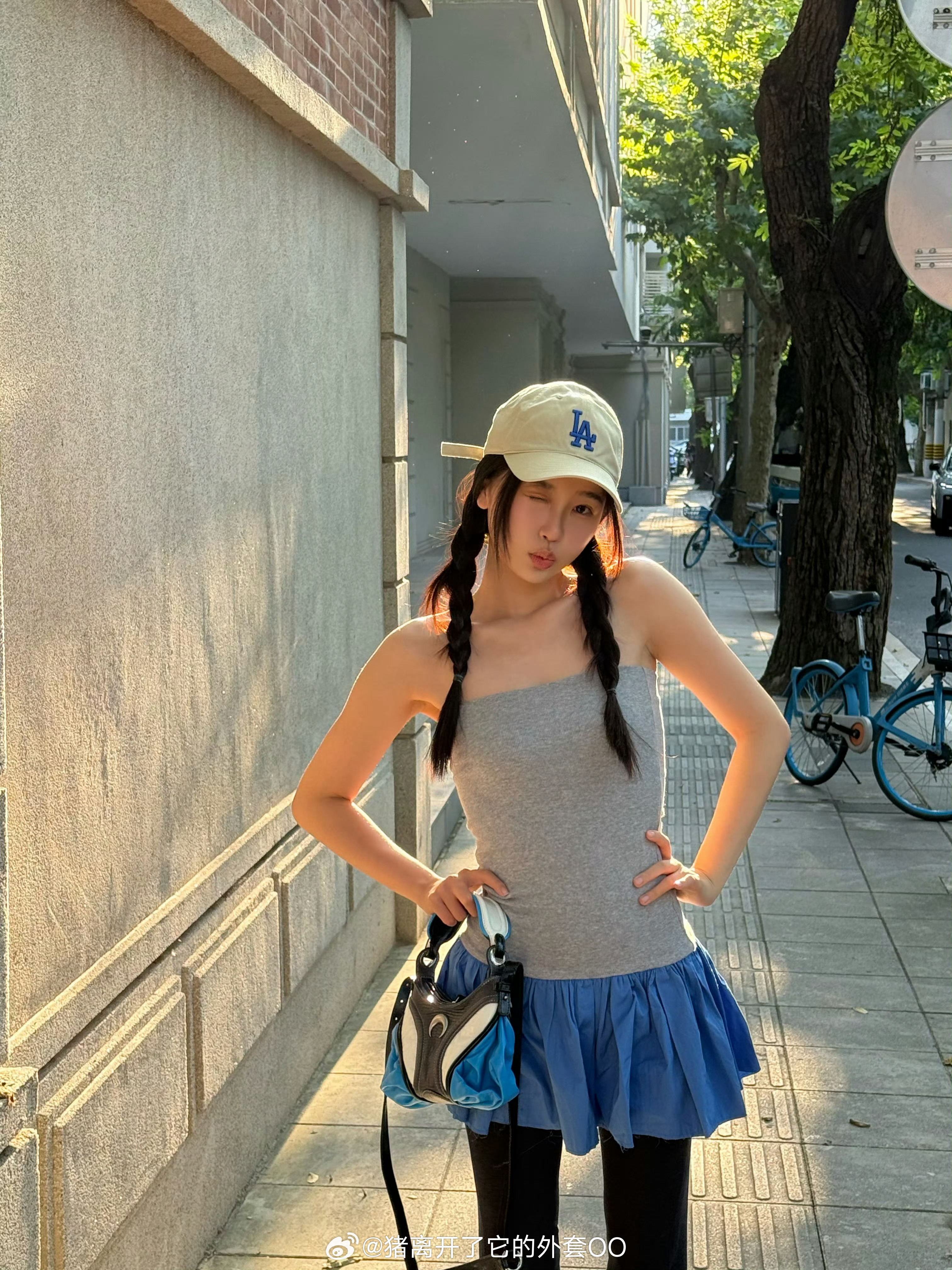 虞书欣今日份营业图，阳光明媚元气满满！！[打call][打call] ​​​