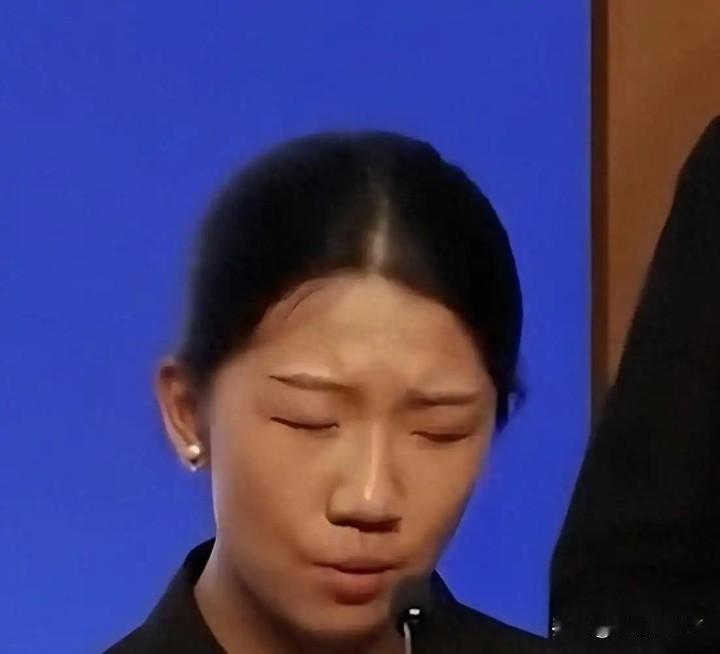 一个华裔代表全球华人，在以色列议会替14亿人“跪求原谅”？谁让你代表了？你也配！