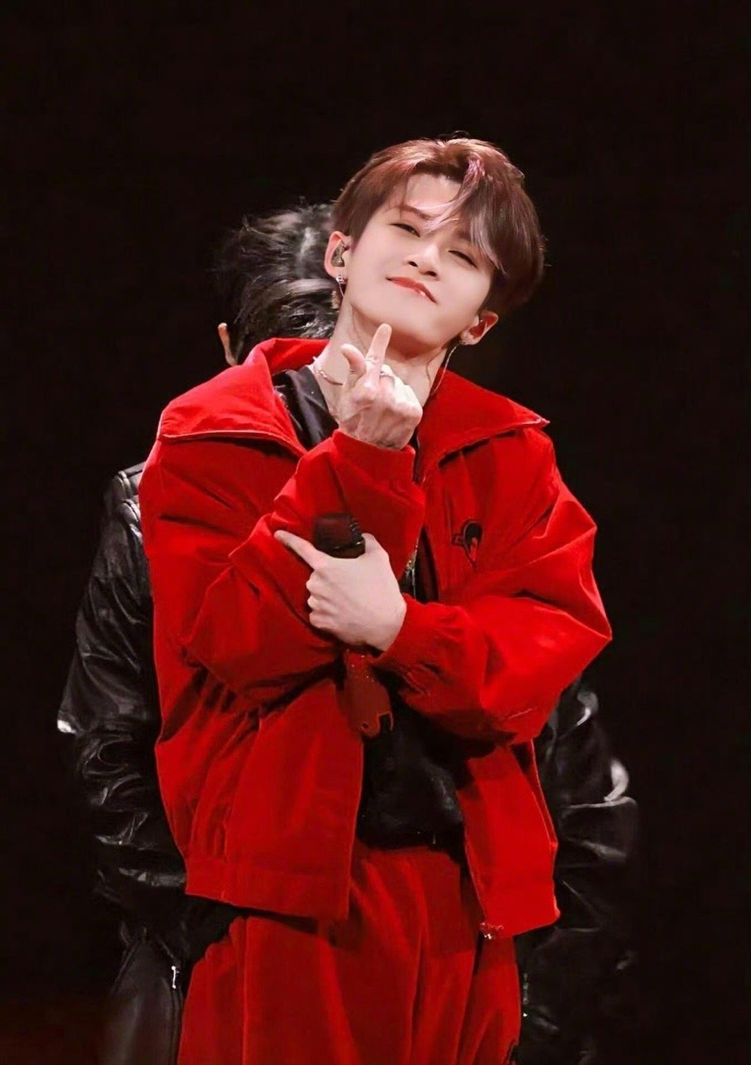 檀健次40秒视频运动步数过万 建议将这段视频命名为《论如何高效利用40秒》。檀健