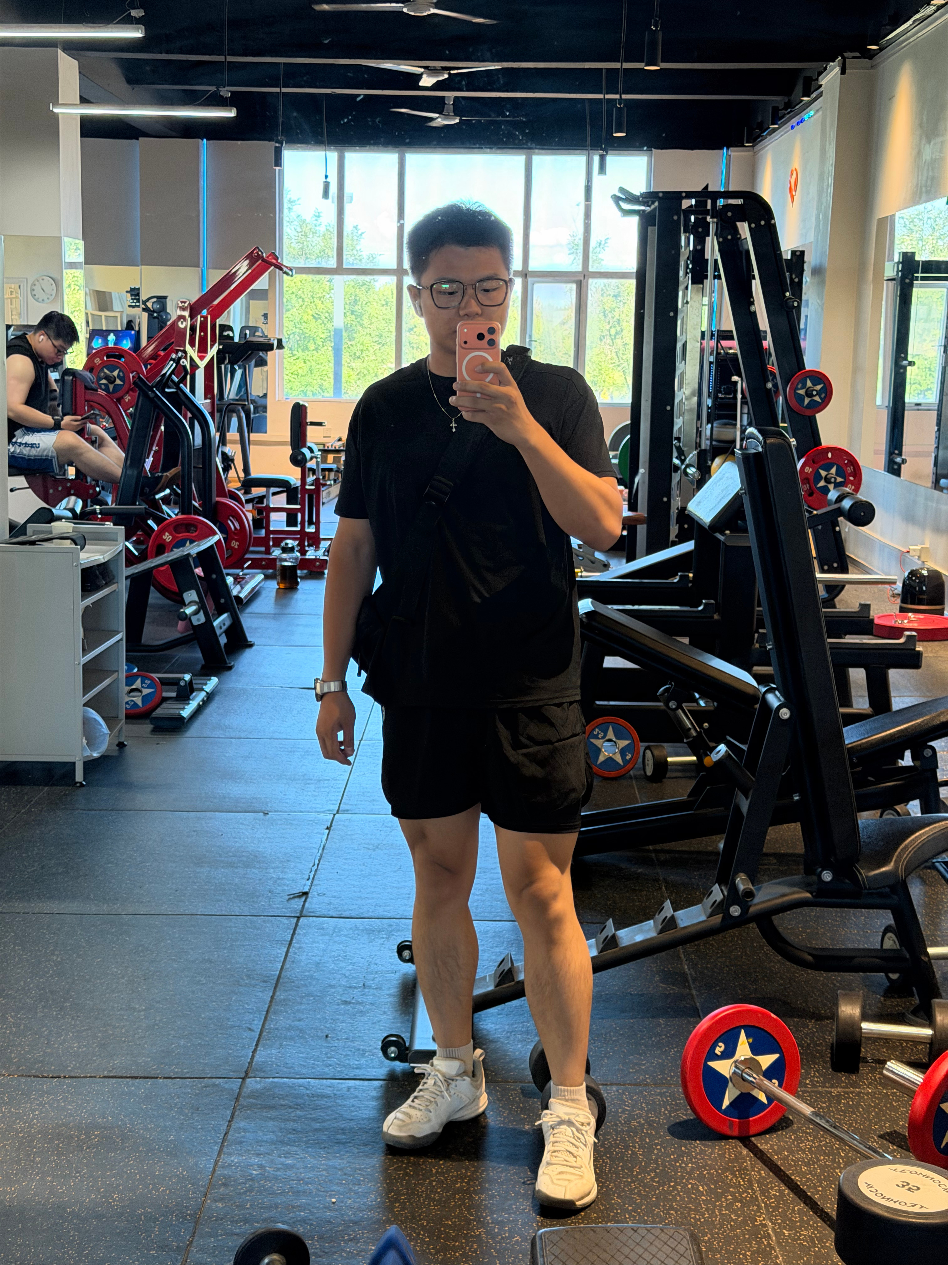 没有拉下目标依然是身材赶超旭鑫同学的健身日记 ​​​