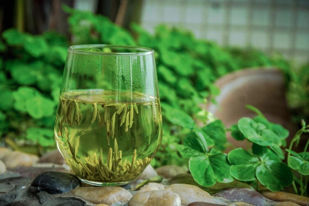 ®与诗词相依相偎ᵩ༓🎐🎏
出塞
一一【唐】王之涣
黄河远上白云间，一片孤城万