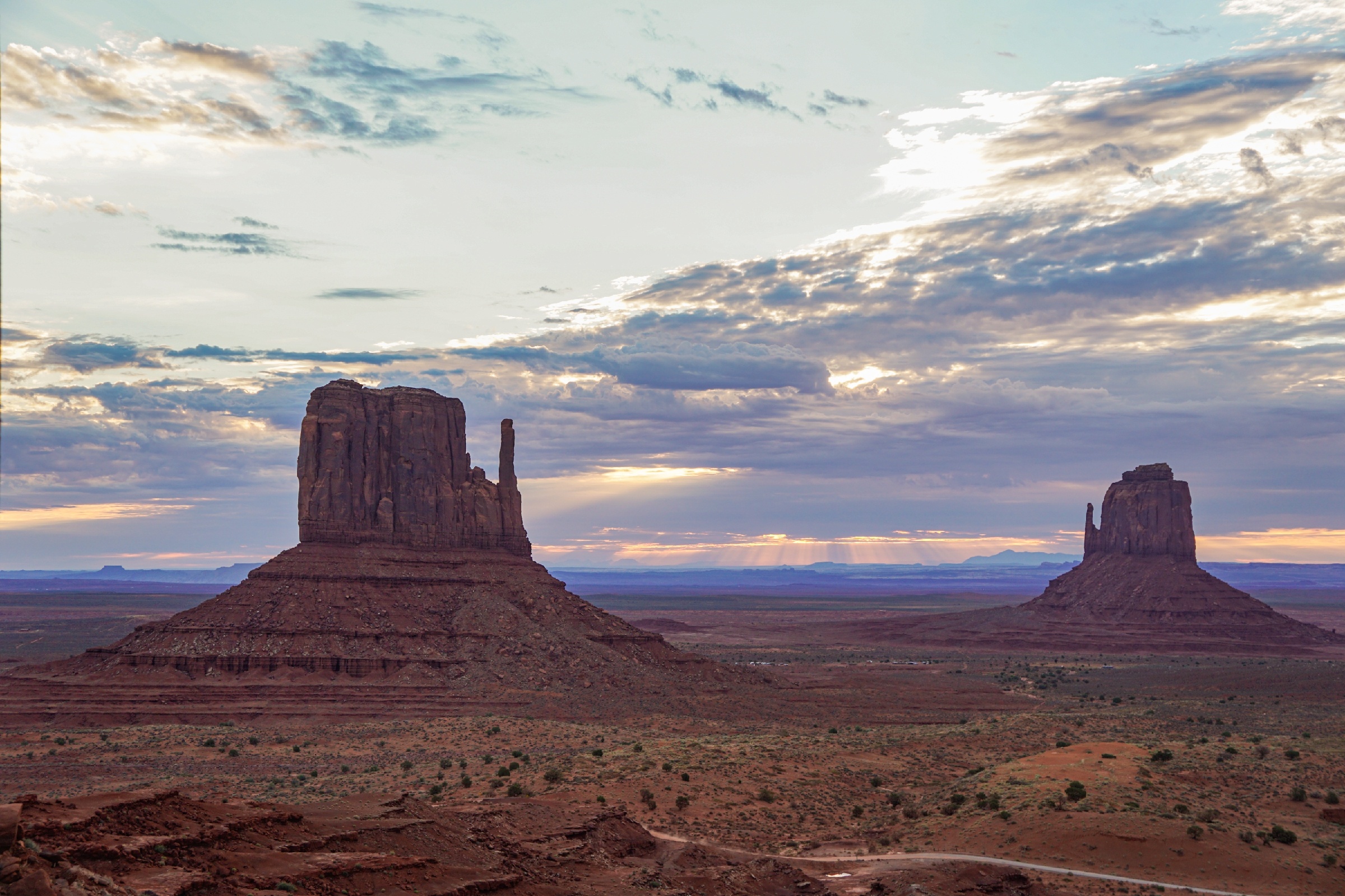 纪念碑谷的清晨 美国·Monument Valley Navajo Tribal