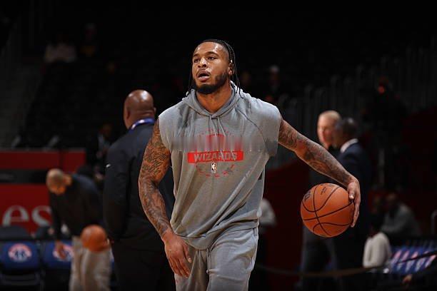 还有火箭球迷啊，惠特莫尔在奇才没出场时间，好像反而很开心一样。有点负面新闻赶紧放