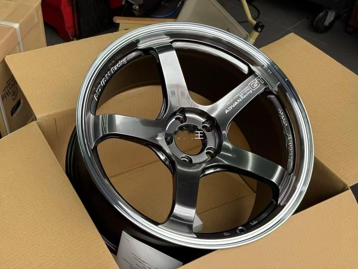 全新日本进口 横滨 ADVAN GT MHB单片锻造数据:19寸5×112 前9