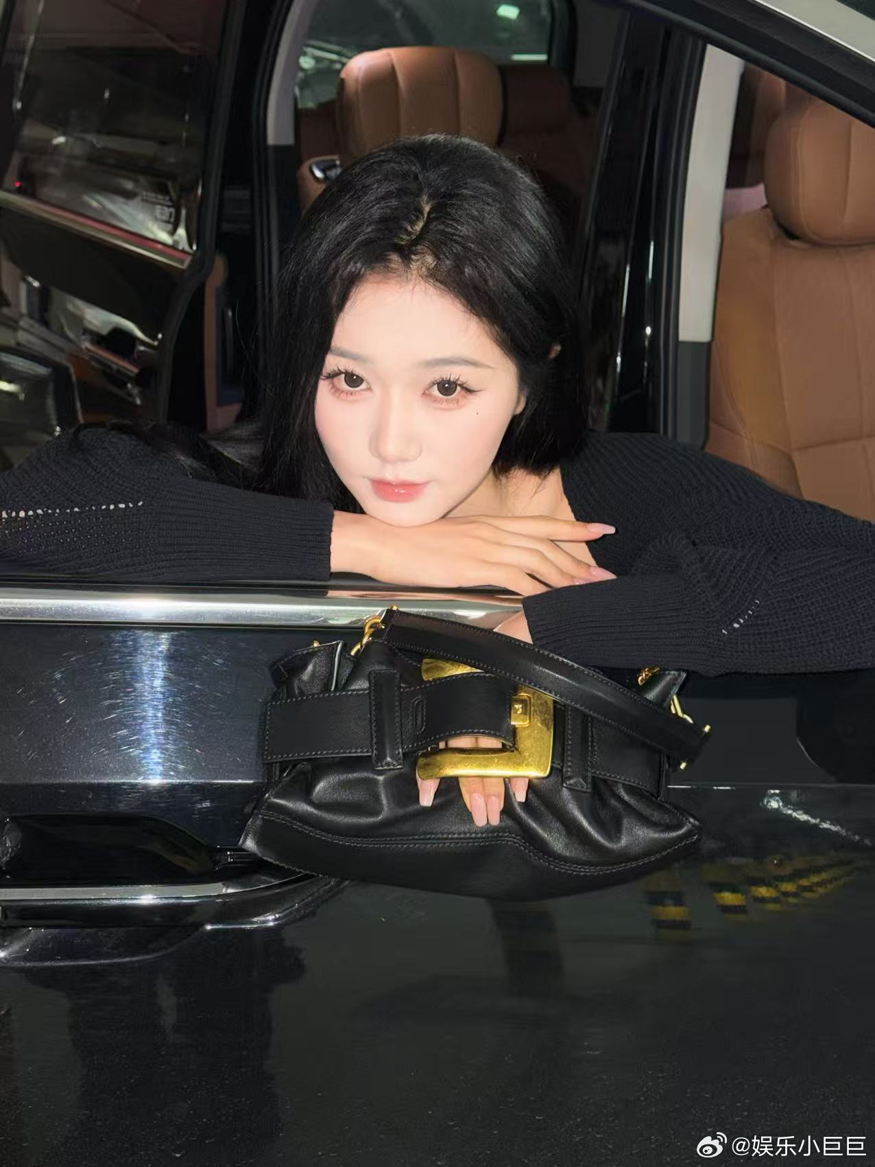 永远尊重岳雨婷的事业心，不苛责任何努力向上的女生，人红是非多本就是常态。她从不遮