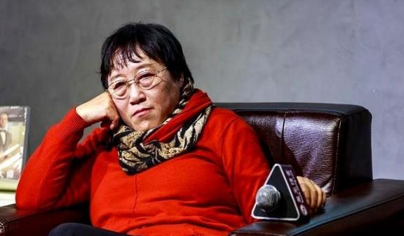 性学专家李银河说：“给所有男人一个忠告，不管一个女人多漂亮，身材多出众，哪怕好到