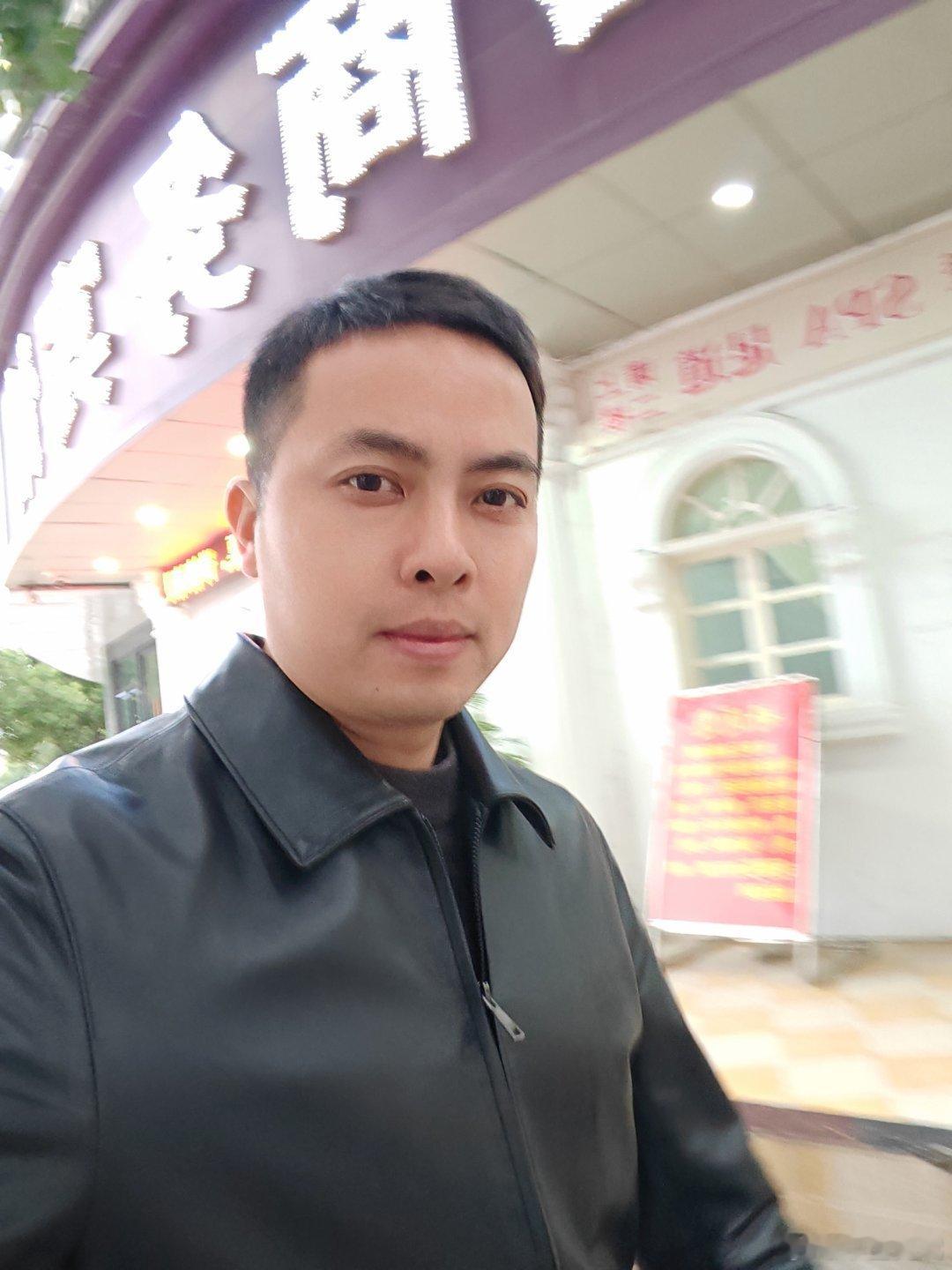 收工，风大，压一压马路。 