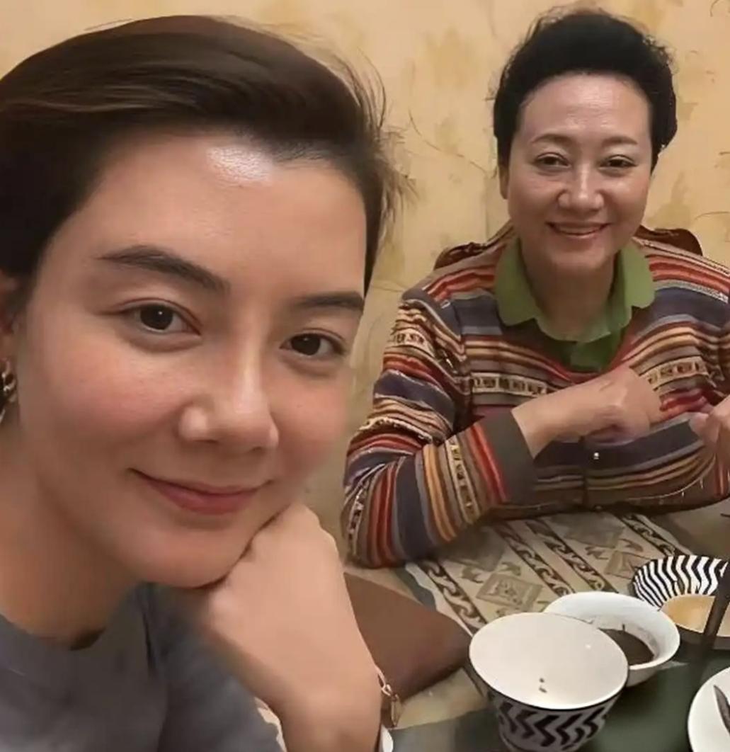 车晓为什么那么不自信？硬声声把一张青春靓丽的脸整成这样惨不忍睹，特别是看上去非常