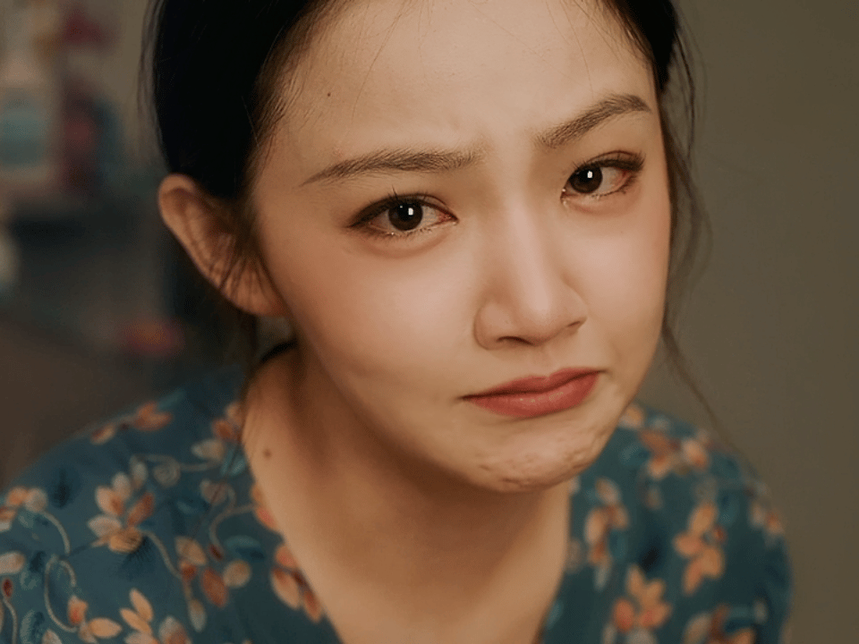 #有这么凄惨的女主进入内娱#刘绮梦咋这么惨呢？而且整个人的背景也是特别的虐心，隔