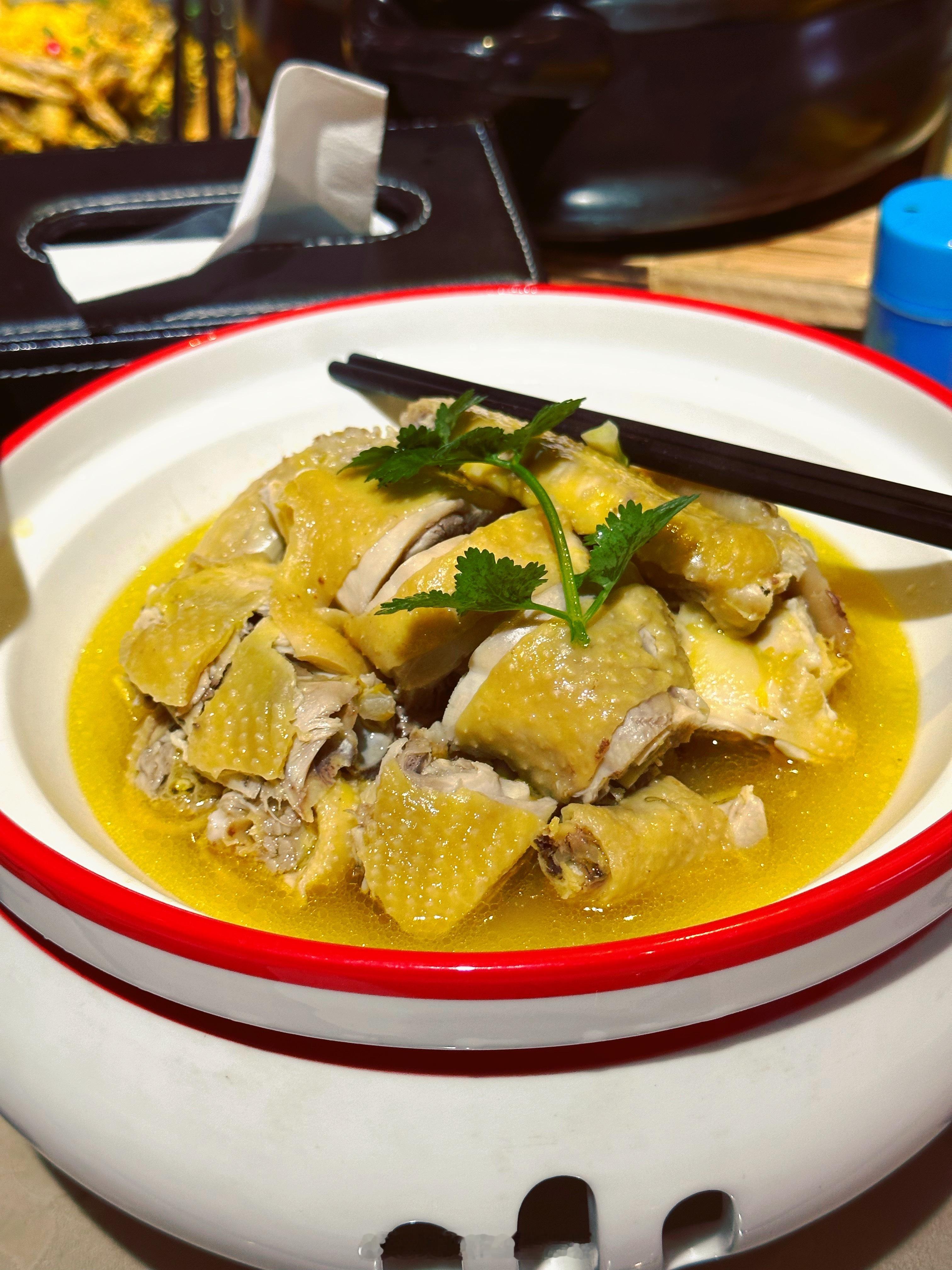  #白露养生饮食#客家菜因为历史与地域的变迁而呈现出独树一格。大量的树根草叶融进