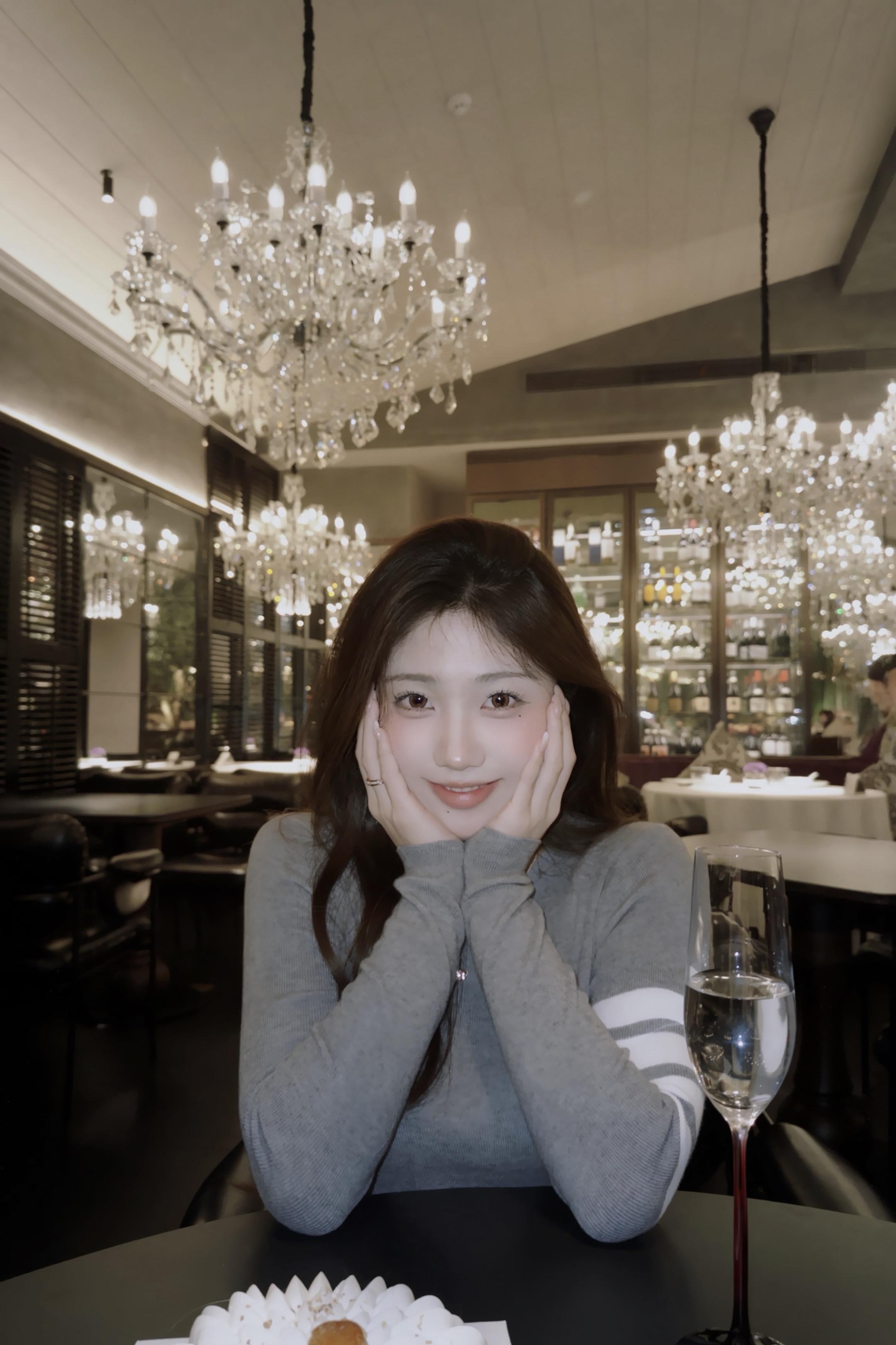 不希望你心事重重 希望你像晴天一样明媚  好好吃饭 按时睡觉 天天开心