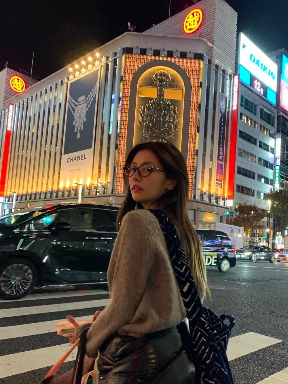 郑素敏的旅游随拍 她真的很耐看气质也很舒服 