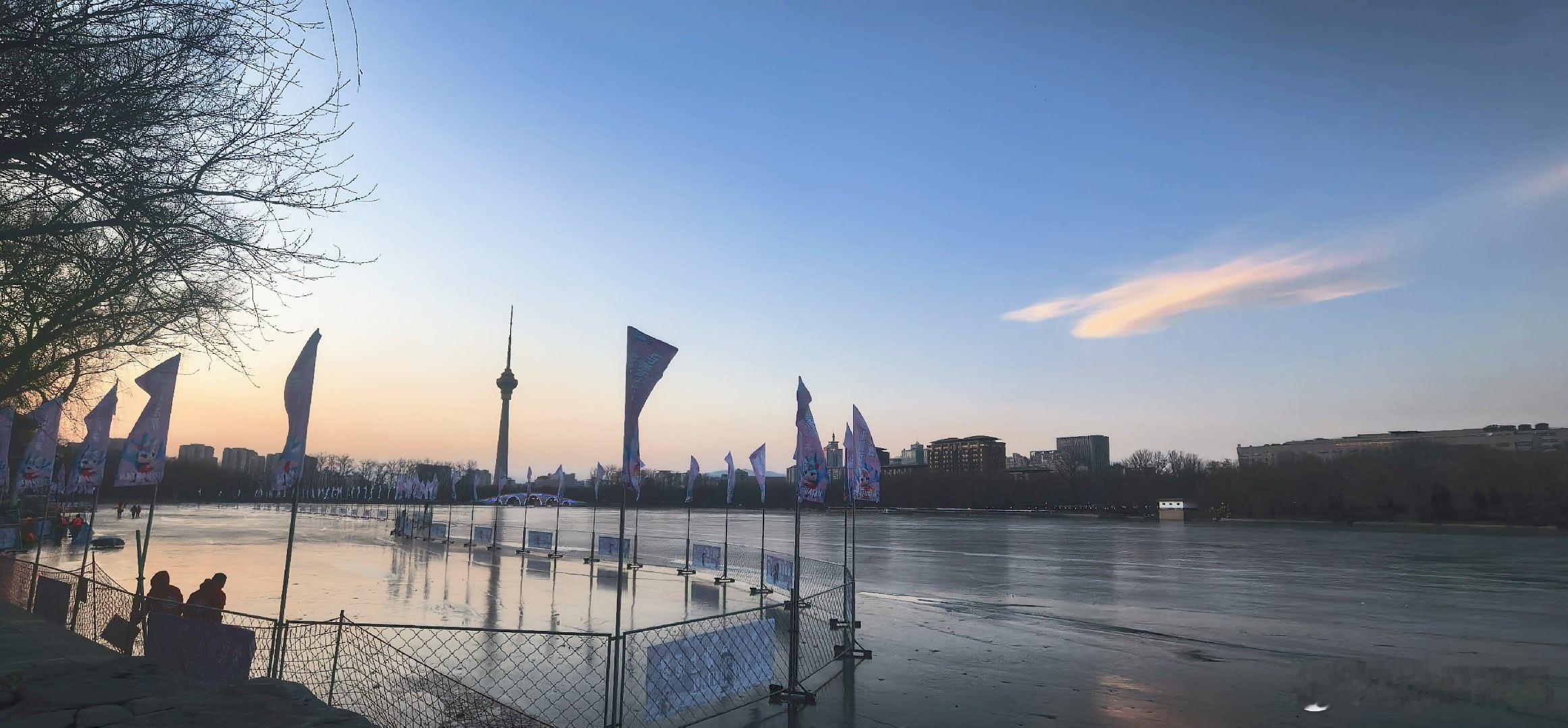 玉渊潭公园湖上冰场即将开门迎客摄影