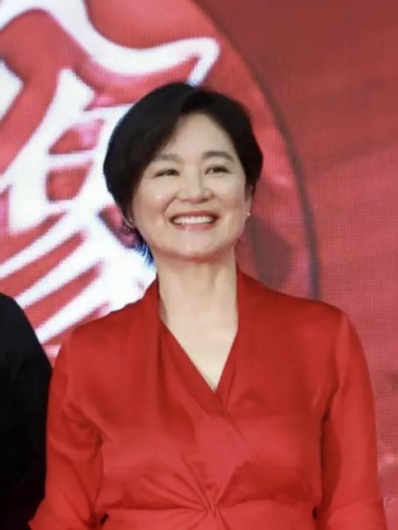 林青霞说施南生长的比她漂亮，你觉得林青霞说的是真话吗？她是不是暗意施南生活的比她