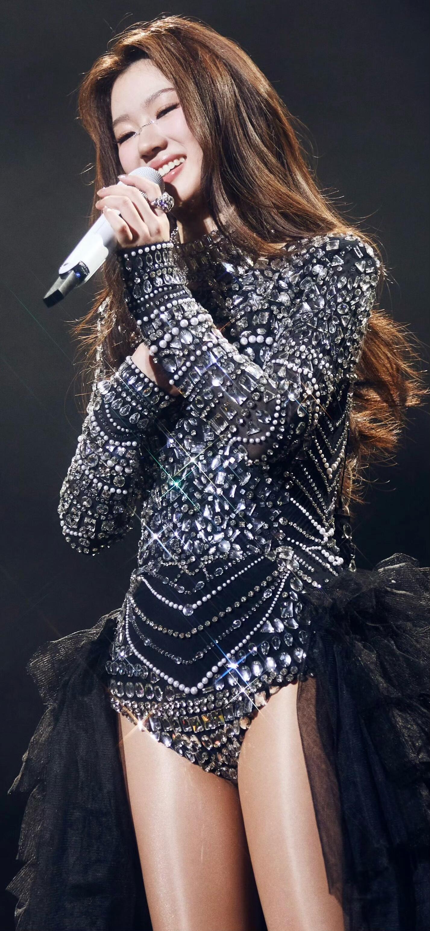 单依纯 x 演唱会舞台生图·辣度超标❤️🔥❤️🔥❤️🔥 