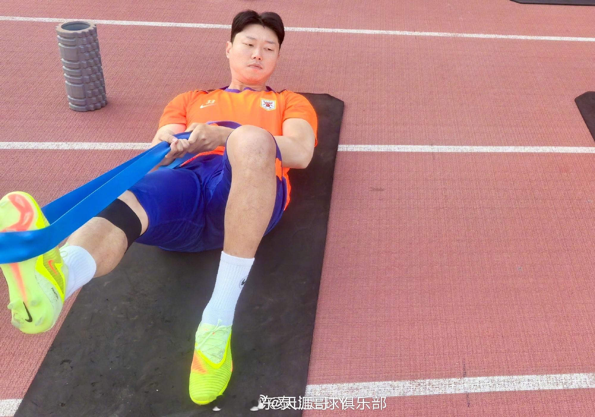 结了个婚胖这么多高准翼 图片来源官博 