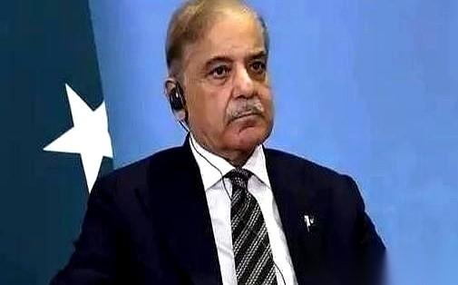 有人说巴铁不够铁，开始玩心眼了。
一边拿着我们的好处，一边跟沙特、英国眉来眼去，