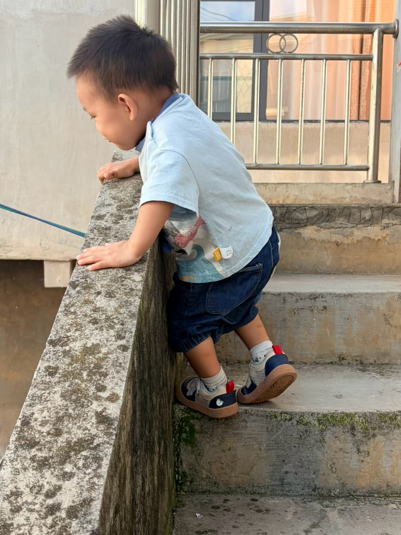 真是服了，老是喜欢爬楼梯[摊手] ​​​